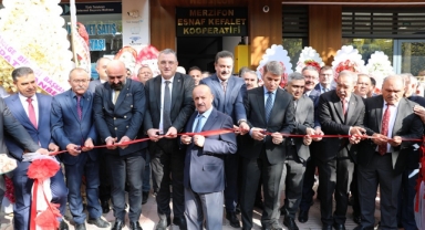 MERZİFON ESNAF KEFALET KOOPERATİFİ’NİN YENİ HİZMET BİNASI AÇILDI
